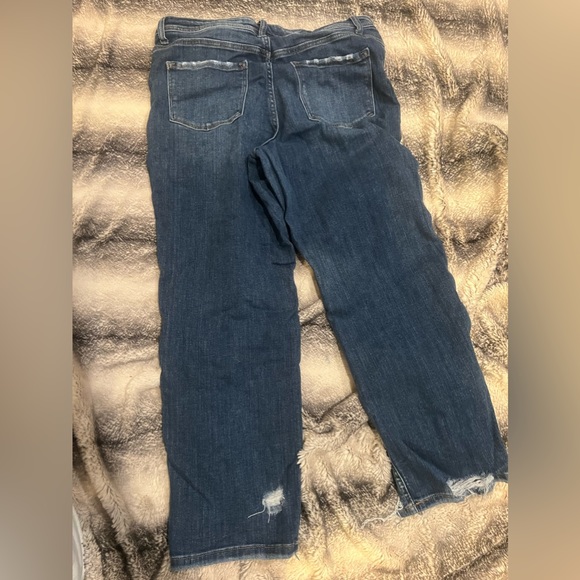 Flying Monkey distressed at the bottom cropped jeans. - Picture 4 of 4